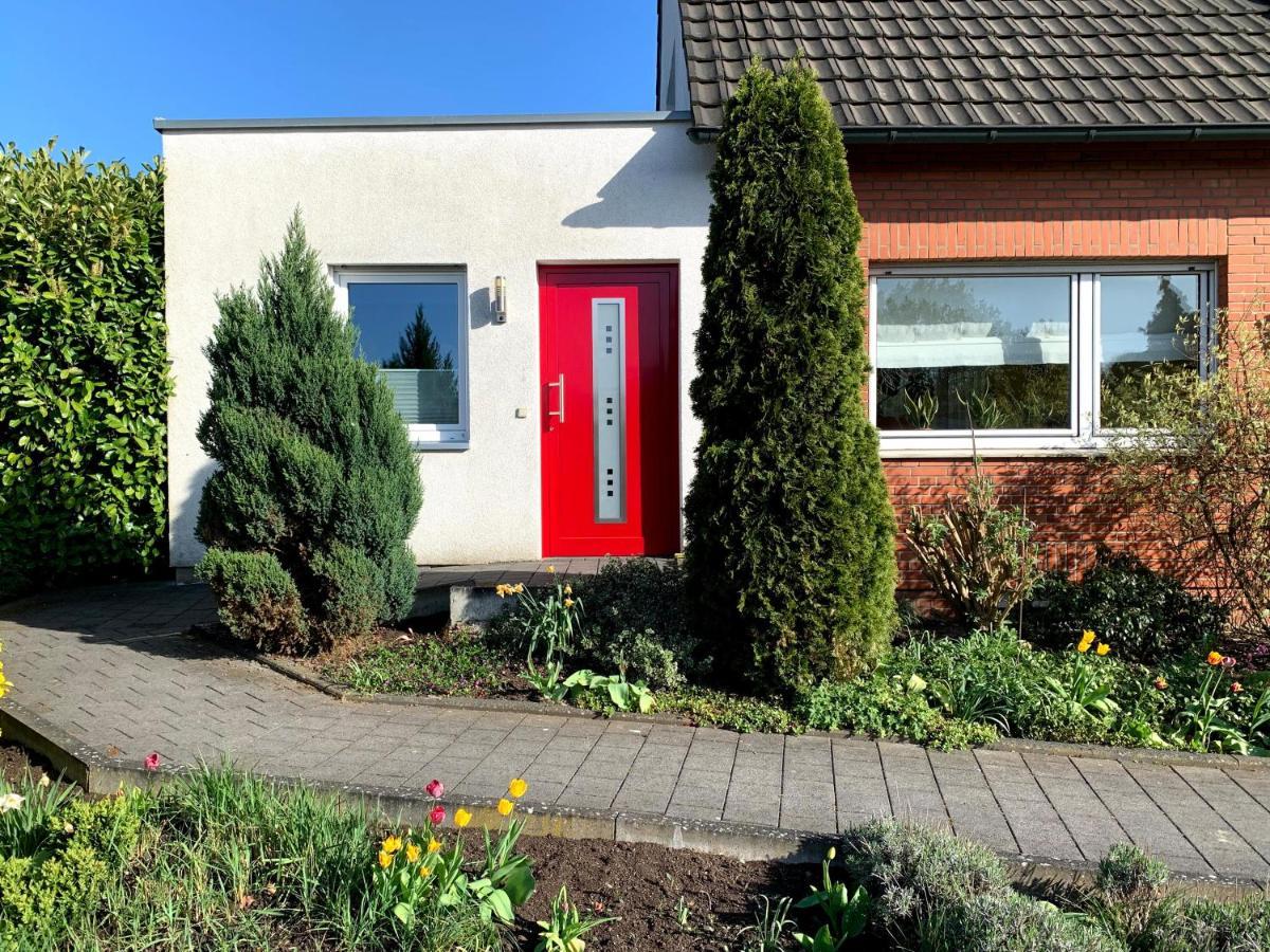 Ferienwohnung Zimmergruen Am Nordpark Monchengladbach Bagian luar foto